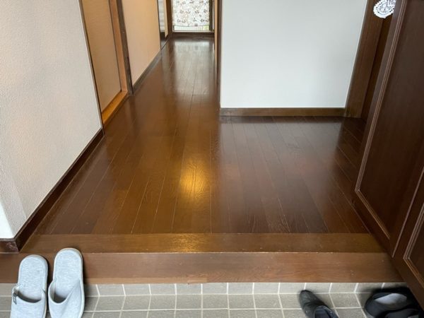 フロアー施工前の玄関框