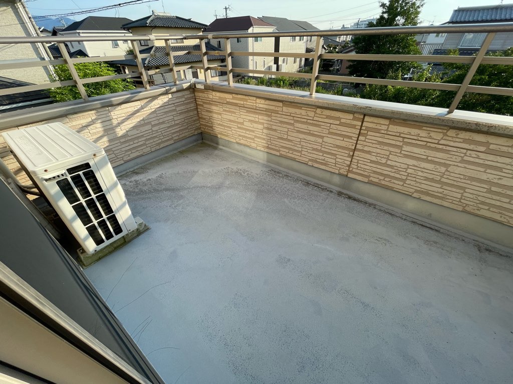 バルコニー塗装前